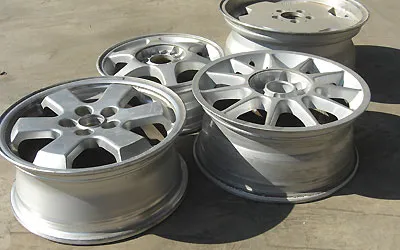 アルミ ホイールの写真